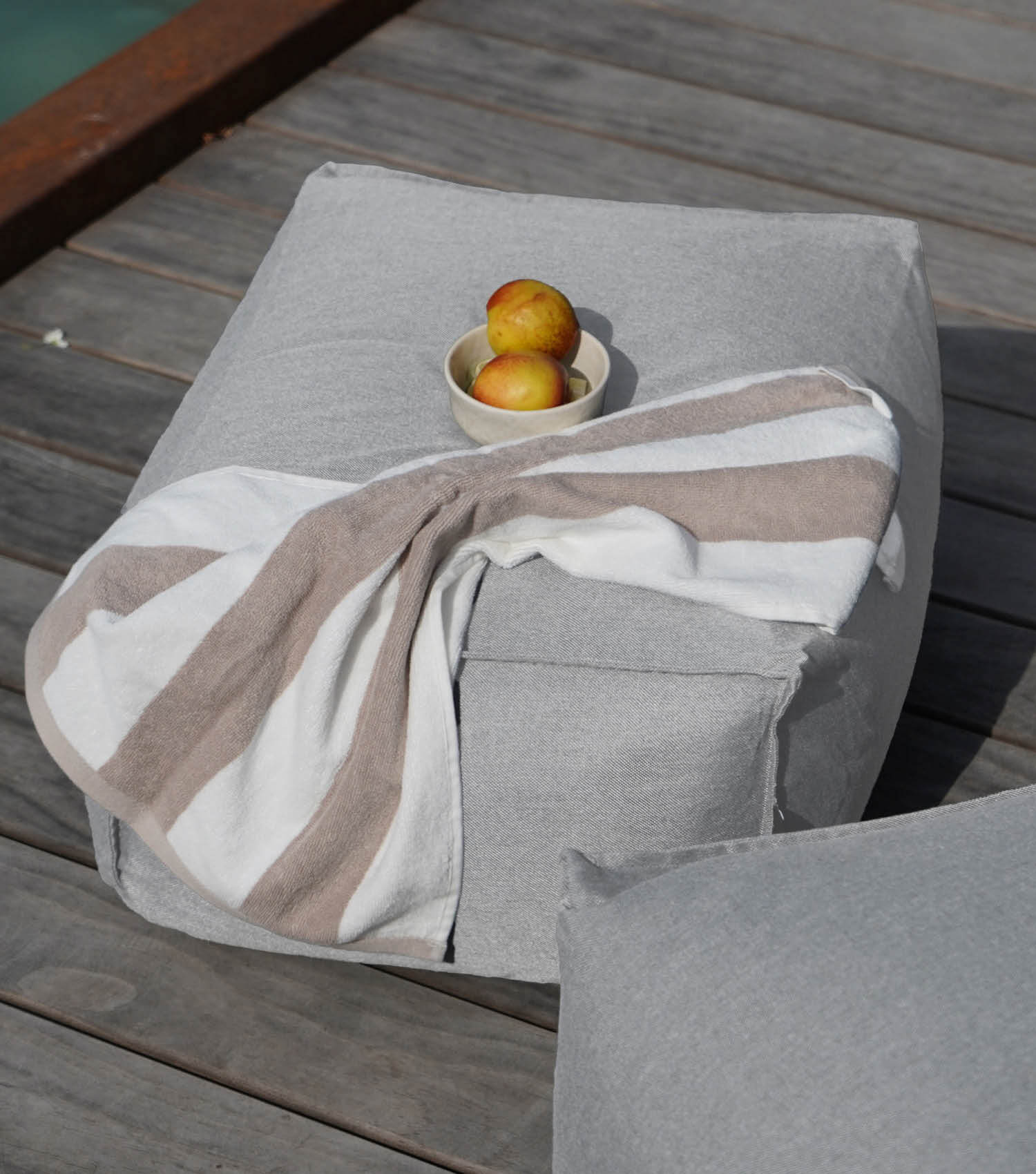 Pouf d'extérieur gris clair carré repose-pieds 'Der Ruhepouf' coussin de sol