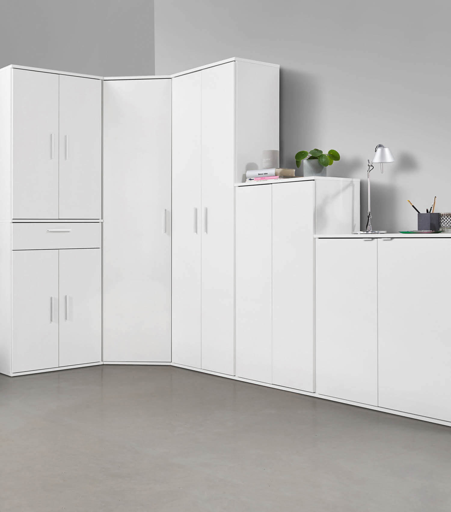 Armoire multifonction, placard à balais, rangement polyvalent, placard d'entrée, placard de cuisine
