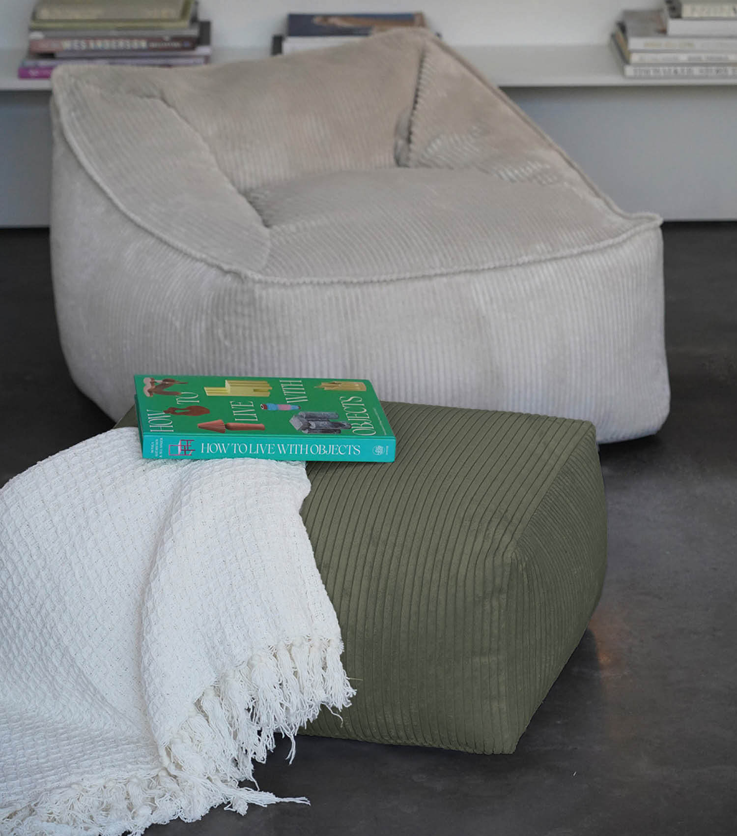 Pouf d'intérieur repose-pieds carré en 'Der Ruhestifter'