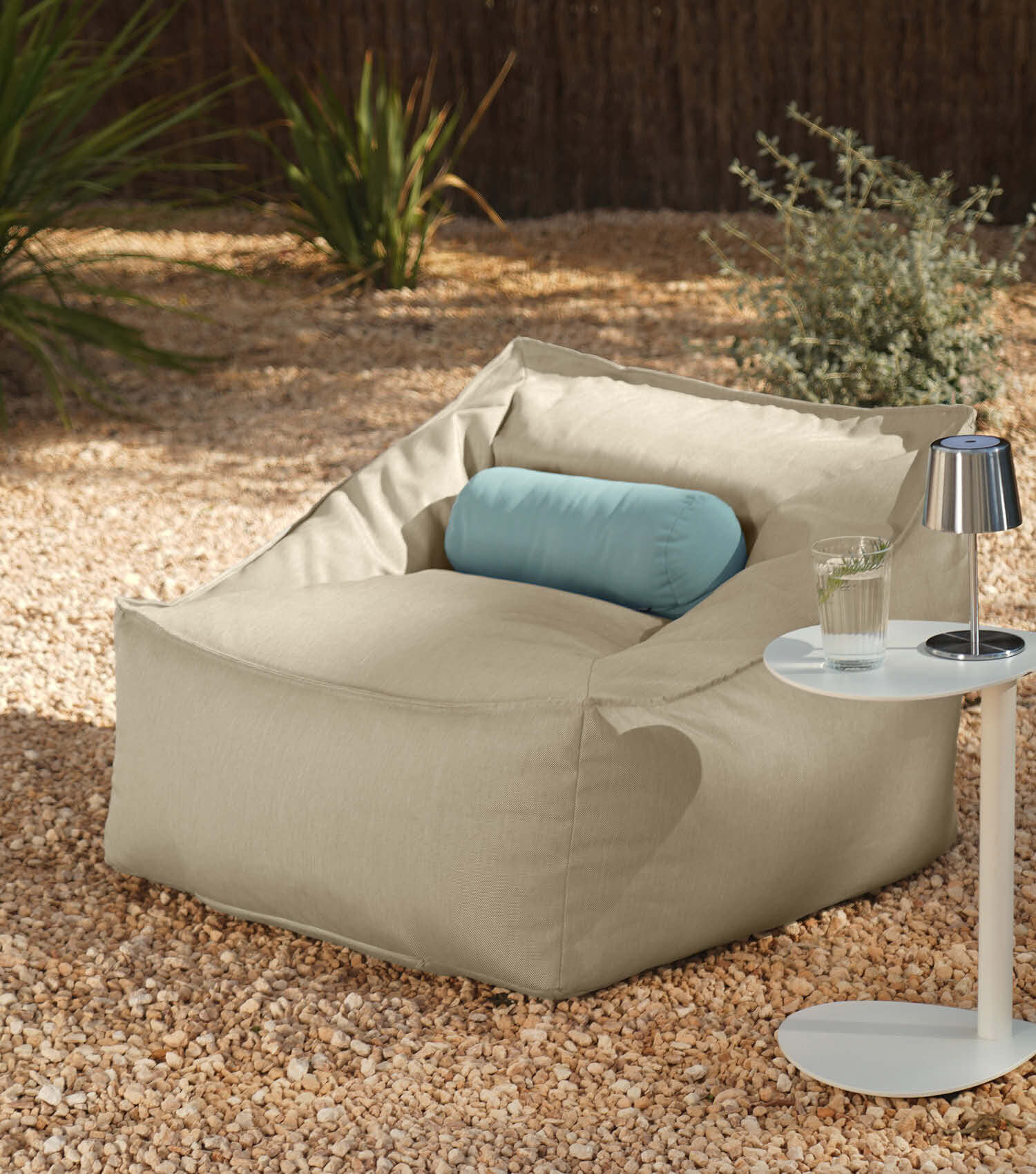 Pouf de sol en bean bag sable - chaise longue de relaxation