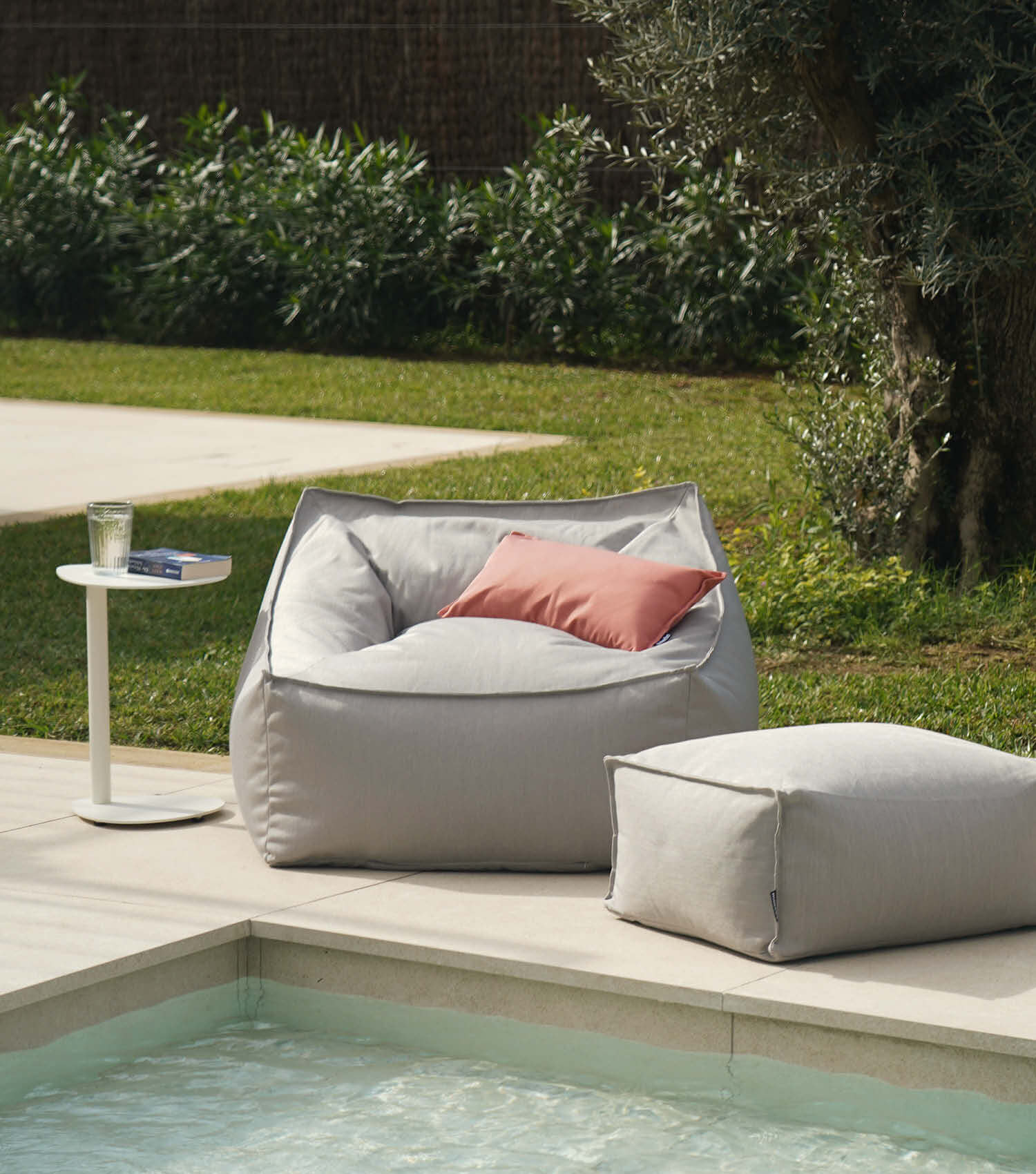 Pouf de sol gris clair Talea Bean Bag, grand coussin de détente